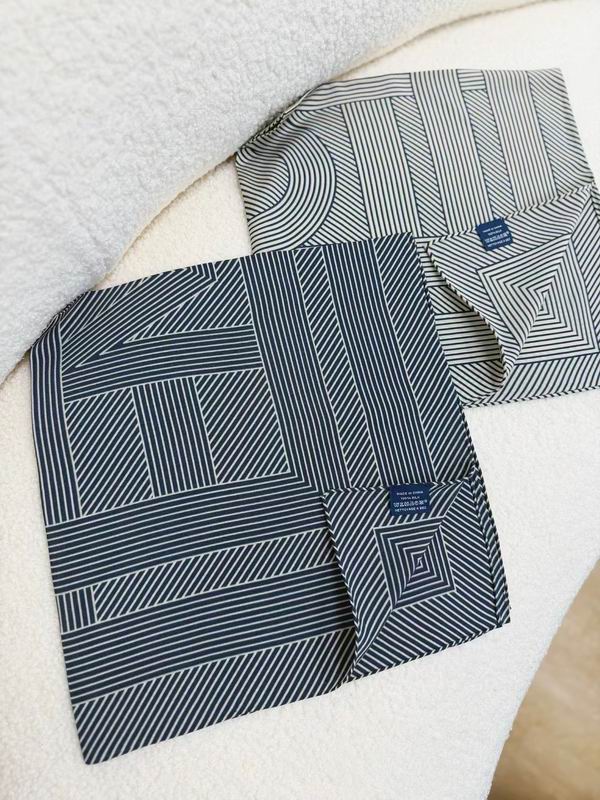 Other silk scarf 68X68cm E070747